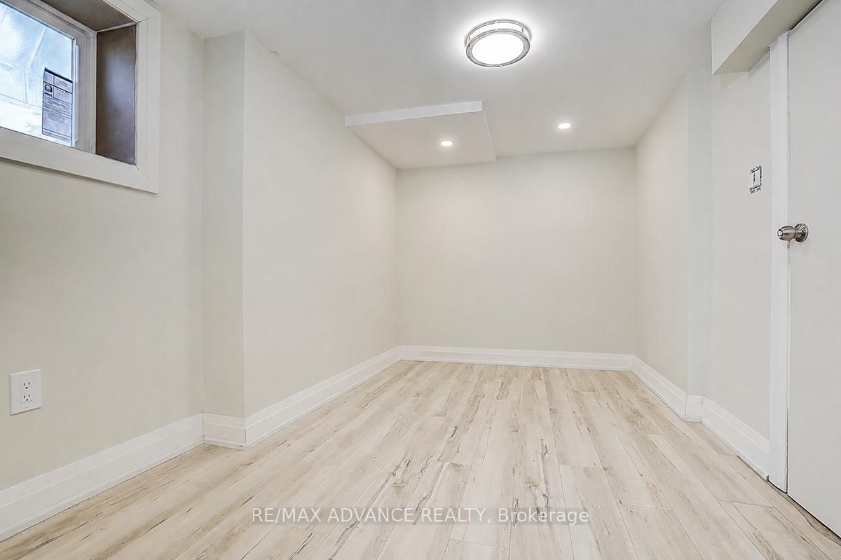 33 Castlefield Avenue • Toronto, ON photo 37