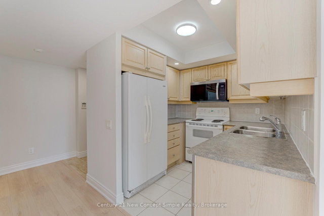 2118 - 15 Northtown Way