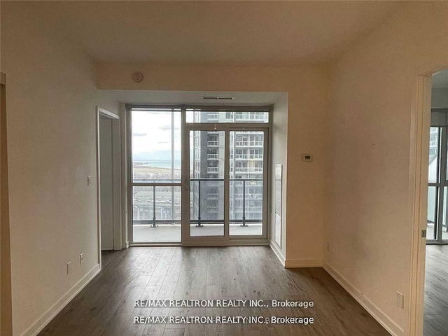 1612 - 50 Ordnance Street