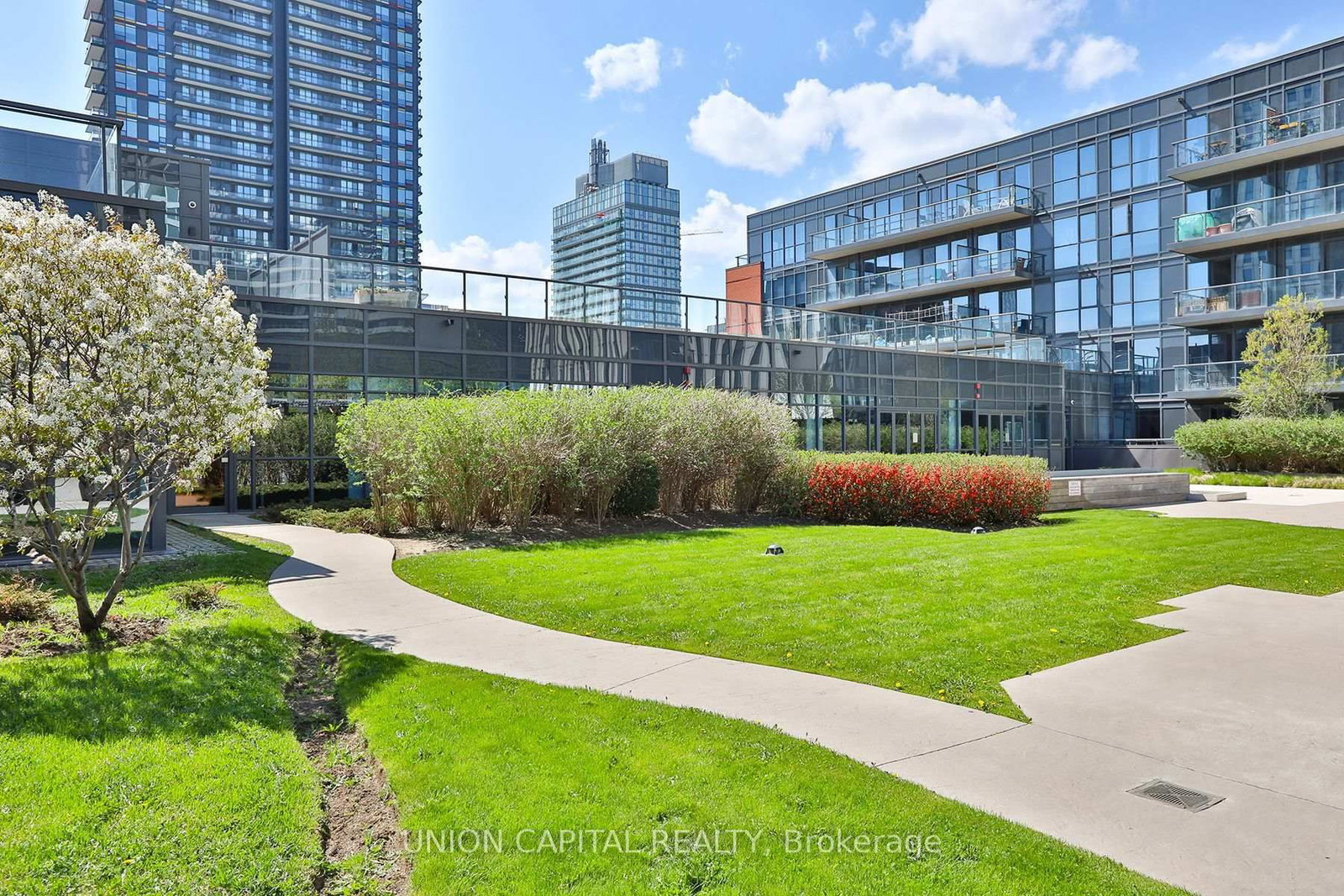 170 Sumach Street • #417 • Toronto, ON photo 14