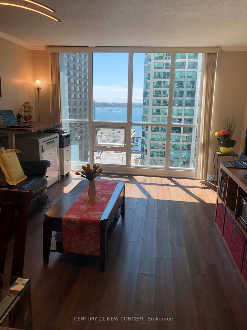 1310 - 16 Yonge Street