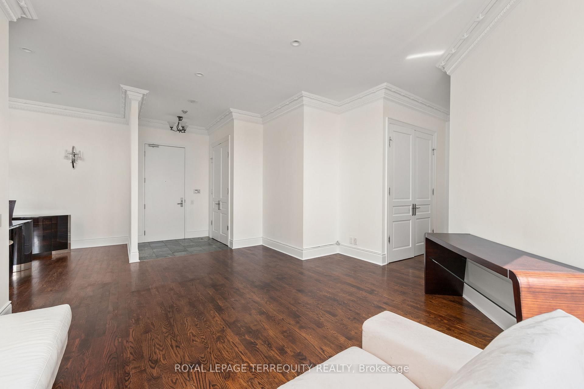 80 Harrison Garden Boulevard, Unit GPH19