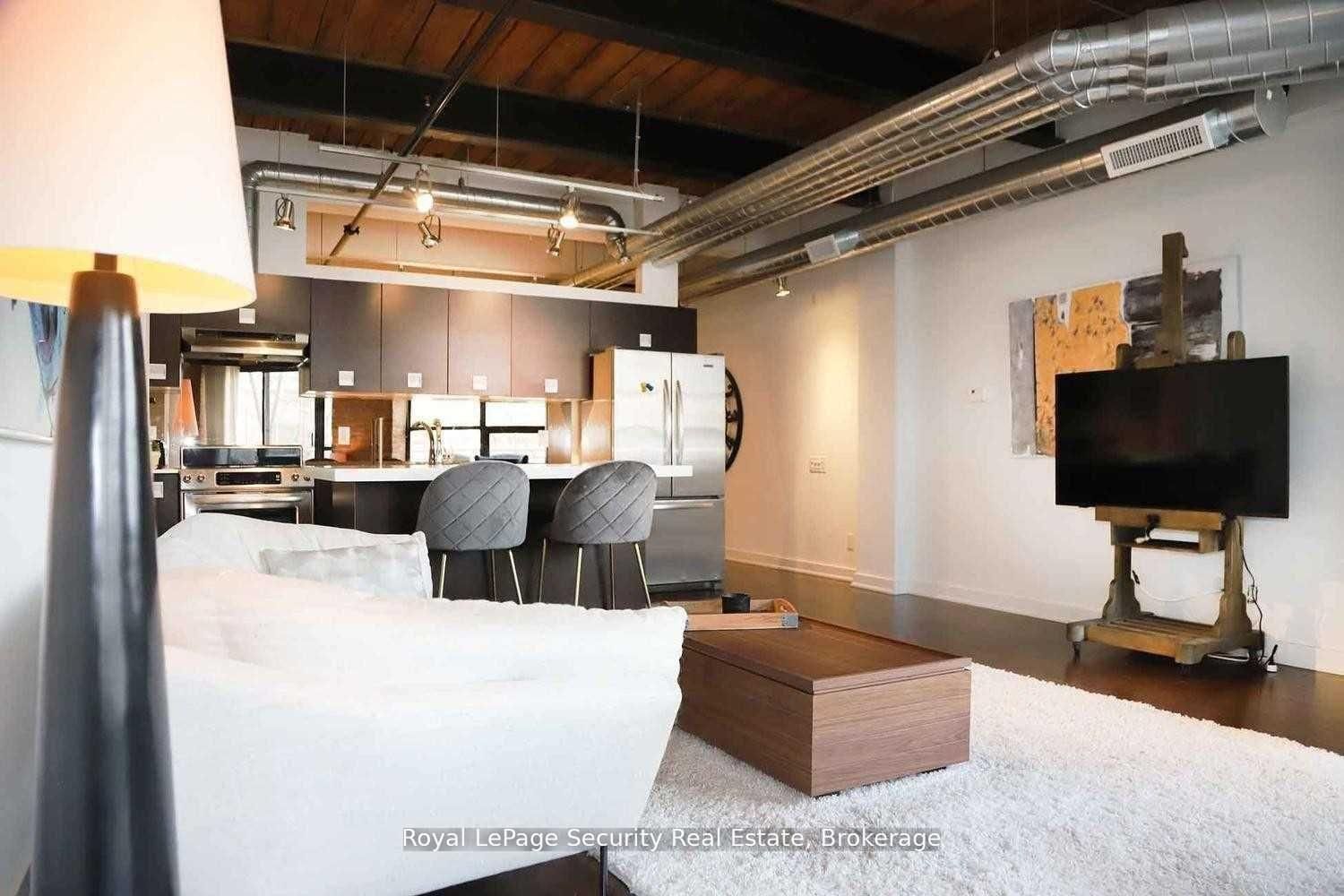 43 Hanna Avenue • #208 • Toronto, ON photo 6