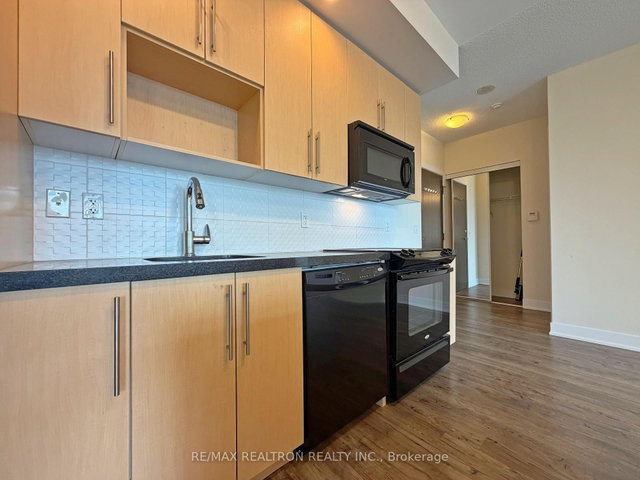 605 - 28 Linden Street