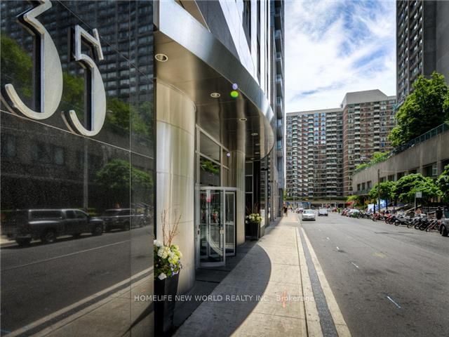 2502-35 Balmuto Street, Toronto, ON
