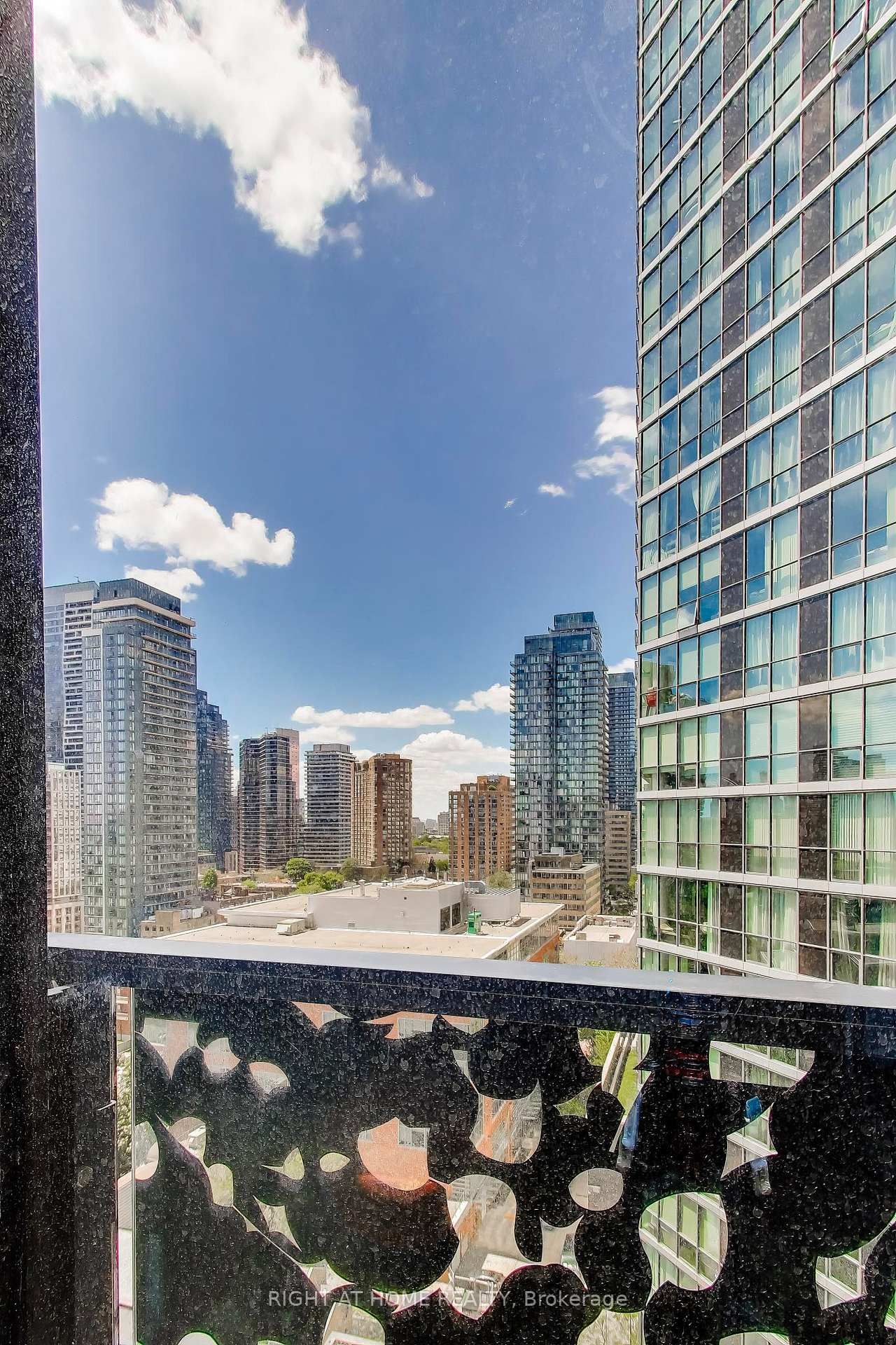 55 E Charles Street • #1406 • Toronto, ON photo 27