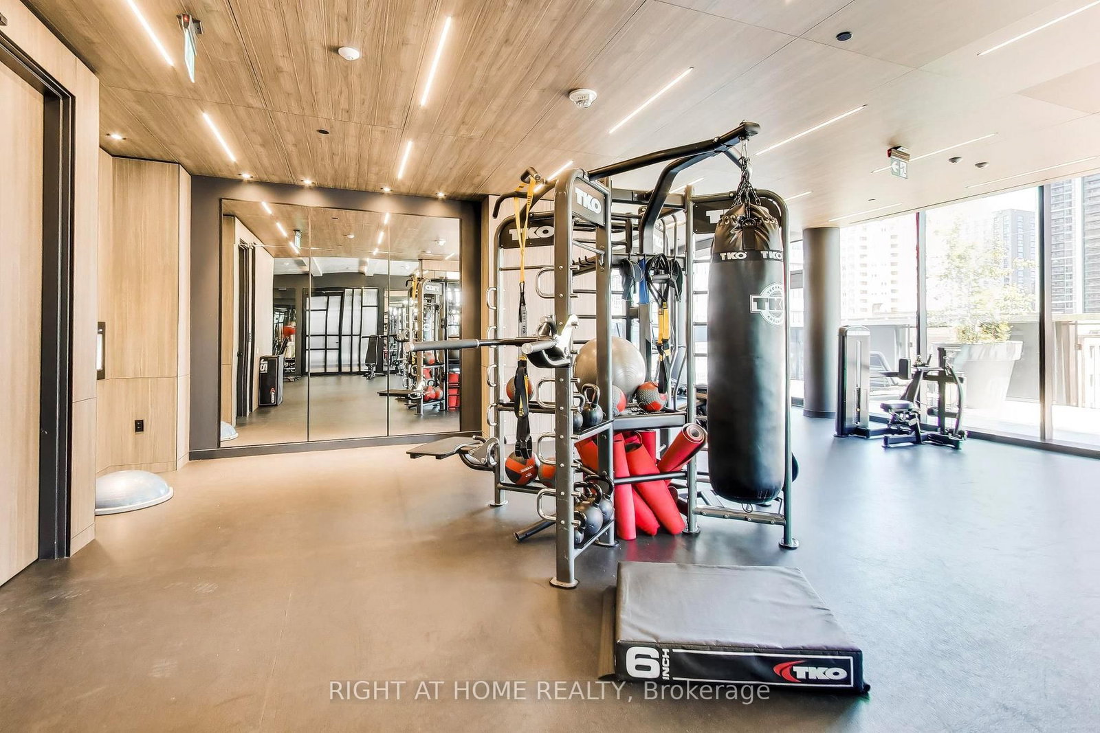55 E Charles Street • #1406 • Toronto, ON photo 36