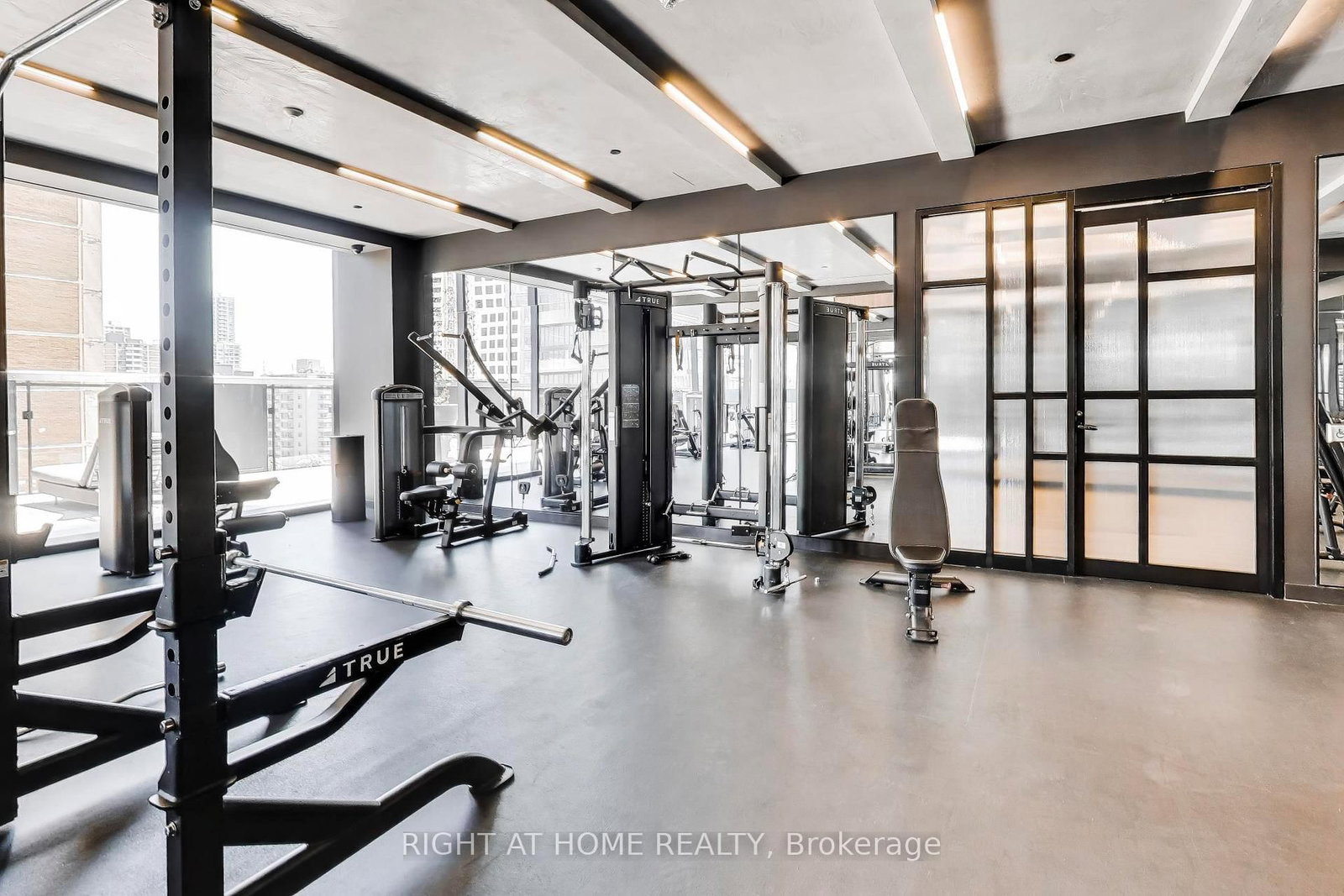55 E Charles Street • #1406 • Toronto, ON photo 38