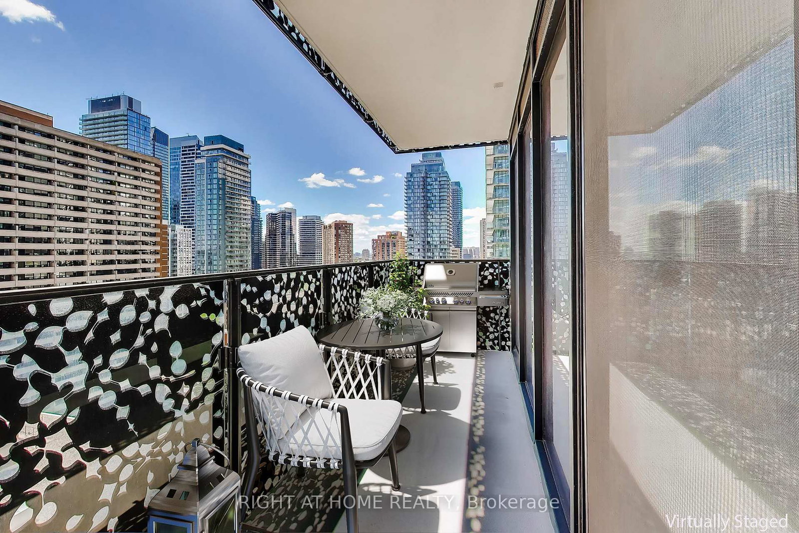 55 E Charles Street • #1406 • Toronto, ON photo 9