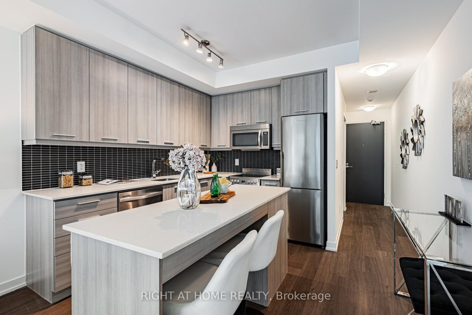 105 George Street • #312 • Toronto, ON photo 5