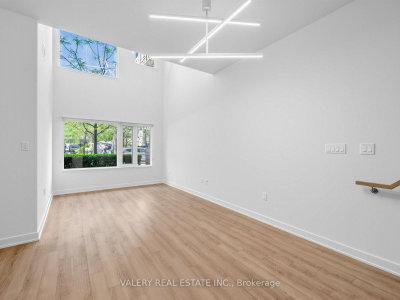 Unit 0125 — 39 Niagara Street — photo 6