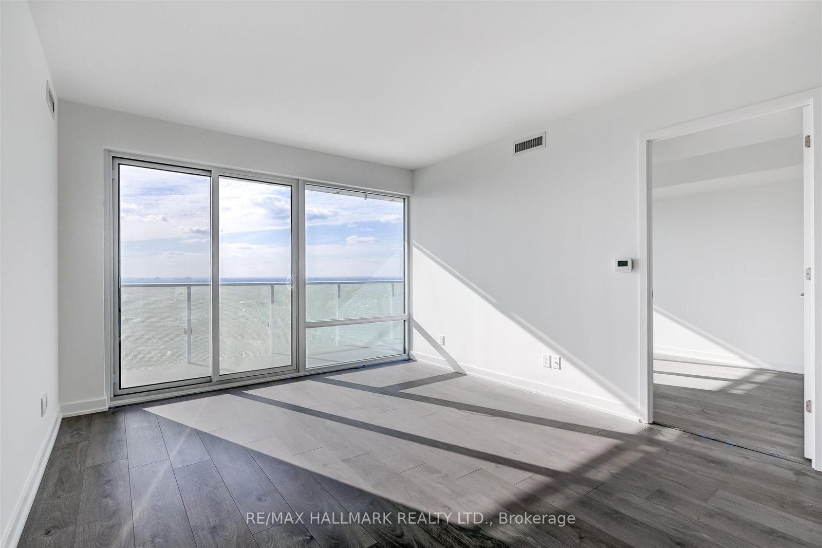 5212-501 Yonge Street, Toronto, ON, photo 2