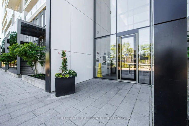 1014 - 32 Trolley Crescent