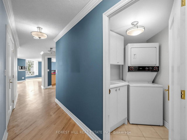 412 - 2727 Yonge Street