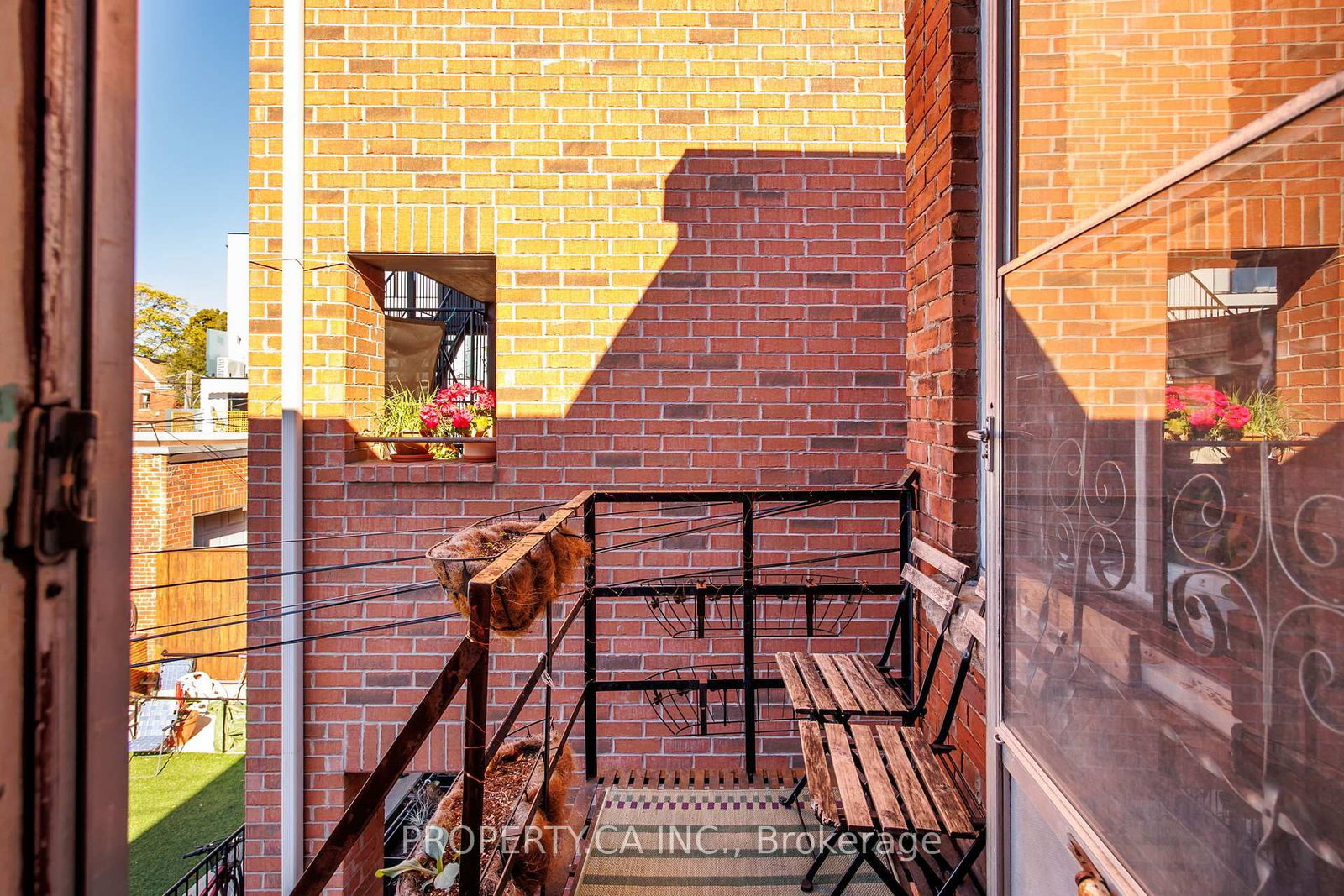 396 Roxton Road • Toronto, ON photo 21