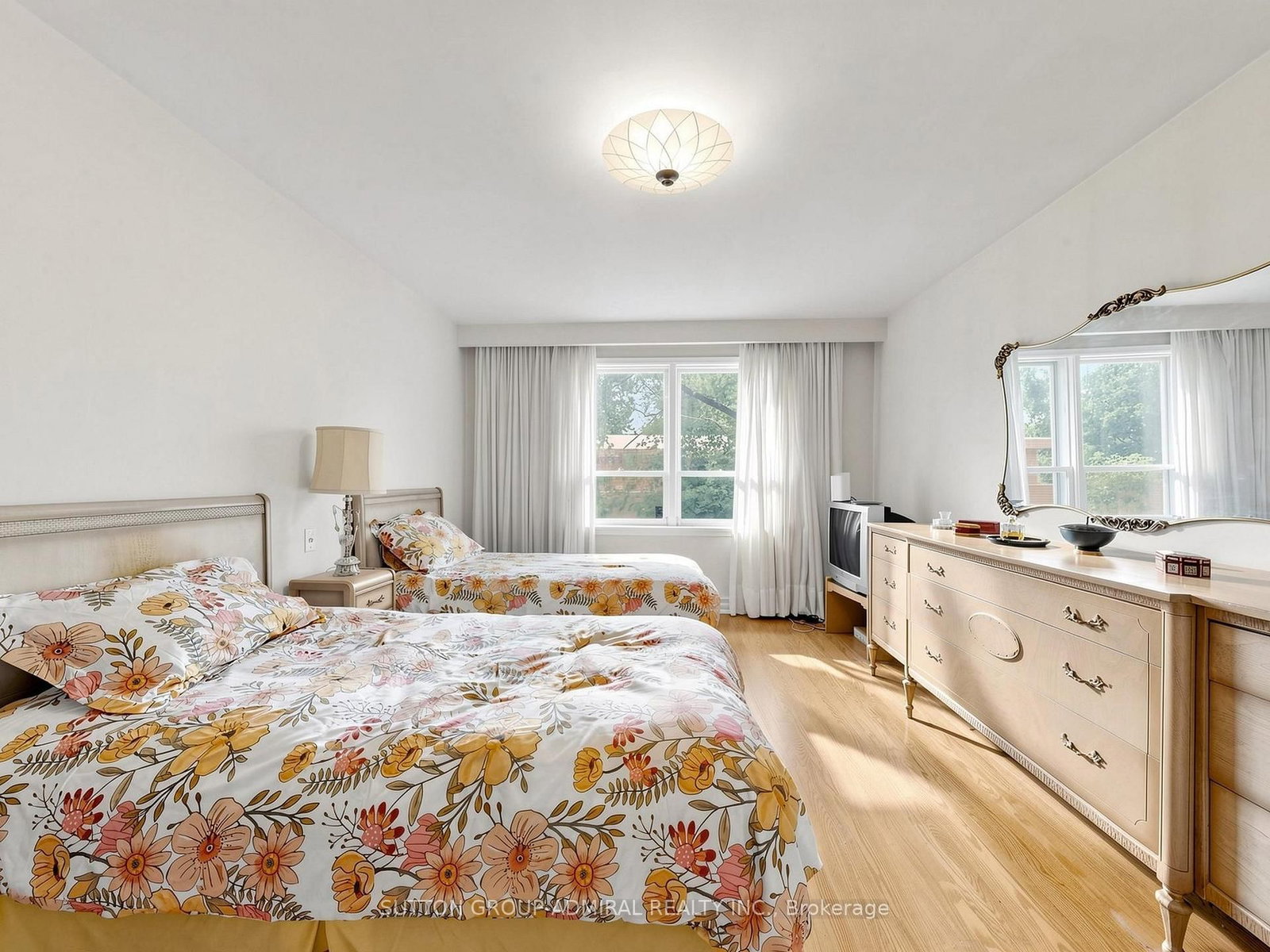 145 York Downs Drive • Toronto, ON photo 16