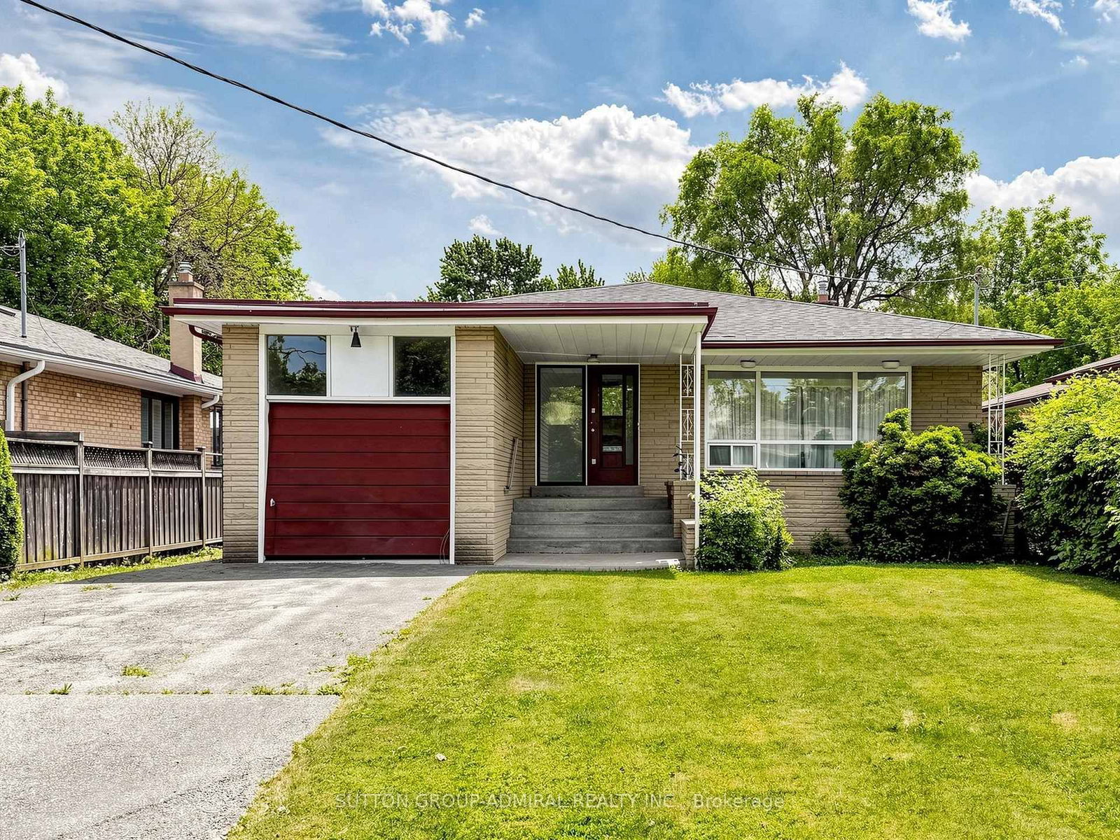 145 York Downs Drive • Toronto, ON photo 3