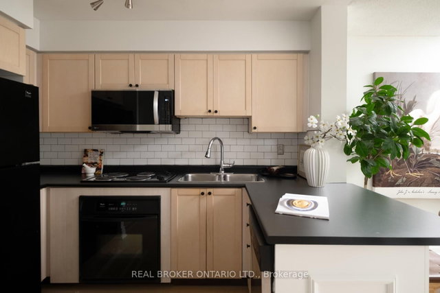 304 - 1000 King Street W
