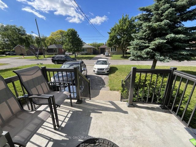 81 Searle Avenue