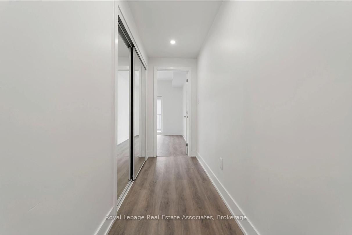 531 N Delaware Avenue • Toronto, ON photo 14
