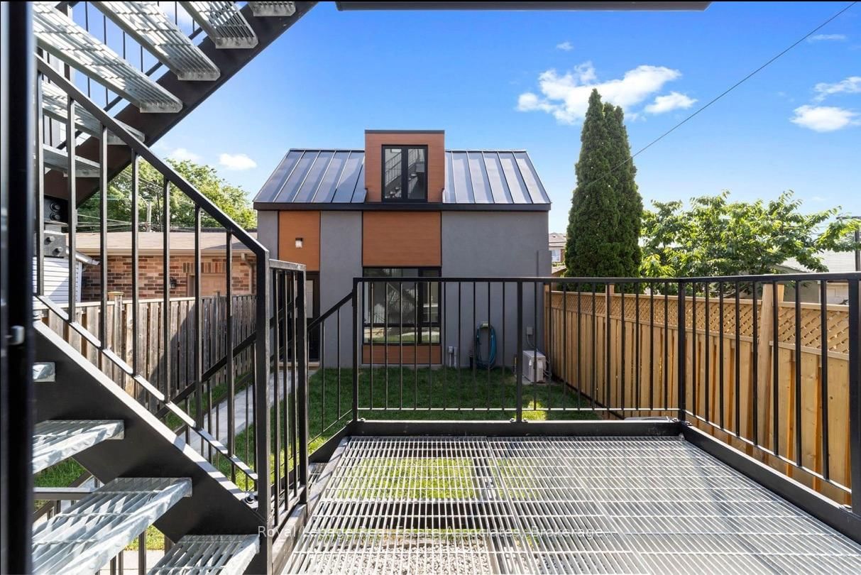 531 N Delaware Avenue • Toronto, ON photo 18