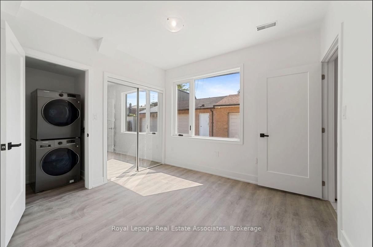 531 N Delaware Avenue • Toronto, ON photo 23