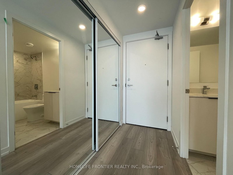1108 - 82 Dalhousie Street