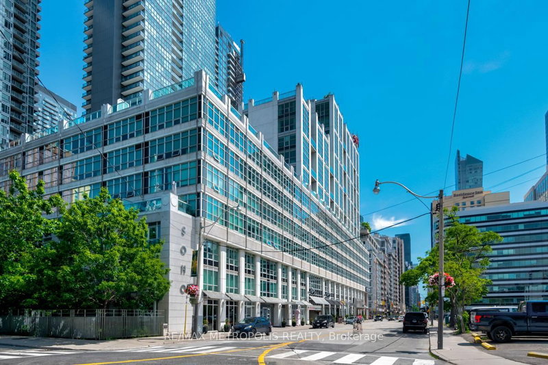 214 - 350 Wellington Street W
