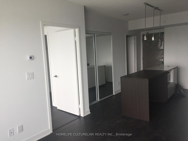 3509 - 88 Harbour Street