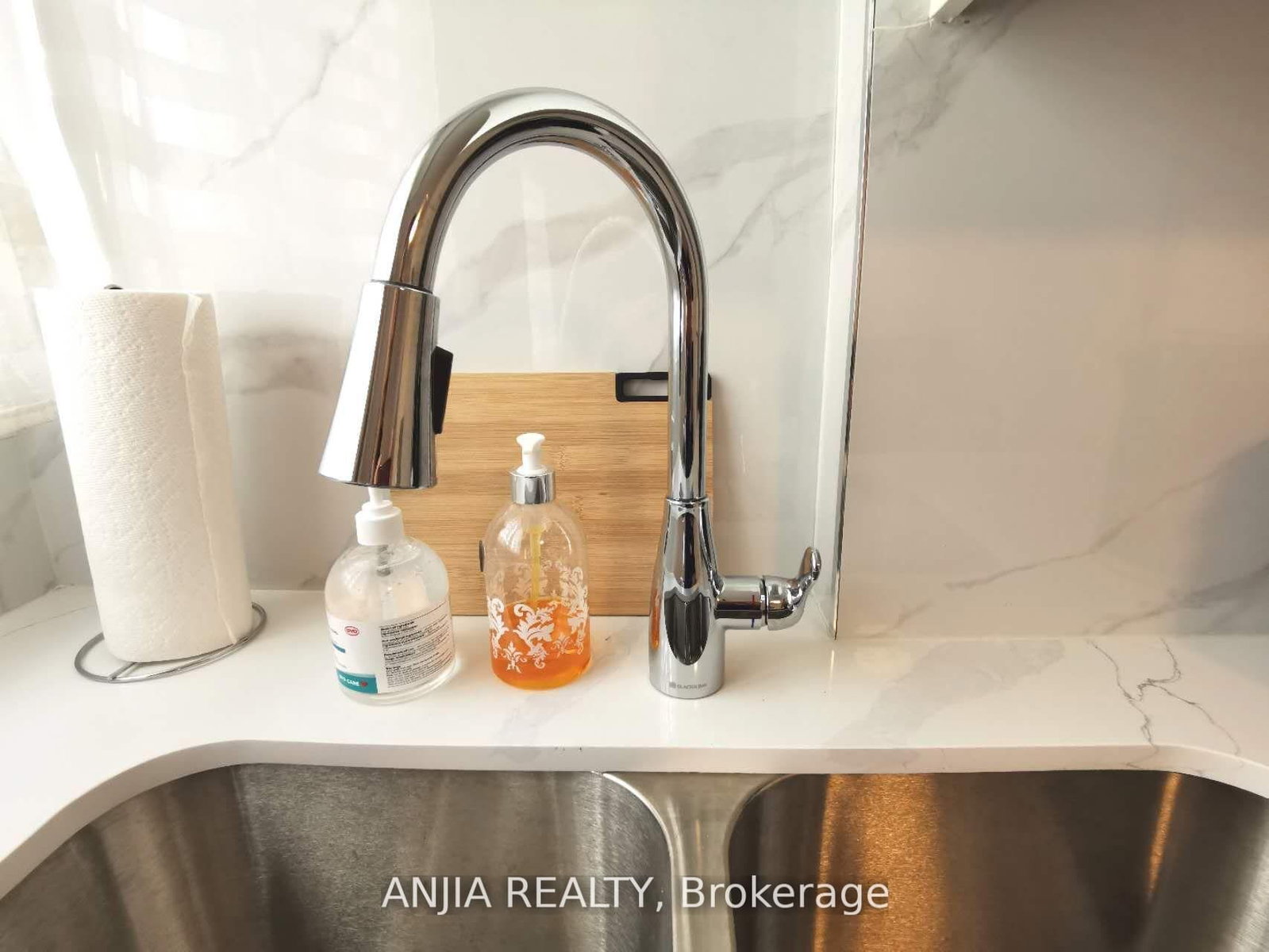 1-256 Homewood Avenue, Toronto, ON, photo 3