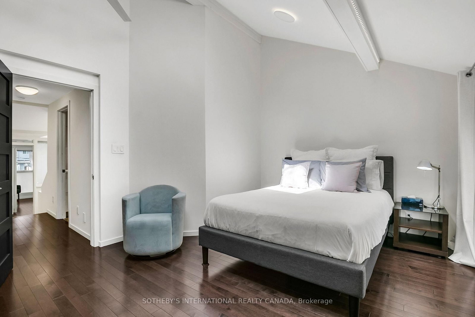 30 Sword Street • Toronto, ON photo 30