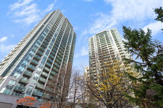 1011 - 16 Harrison Garden Boulevard