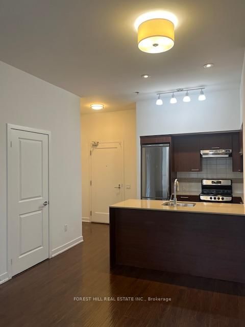 320 Tweedsmuir Avenue, Unit 303