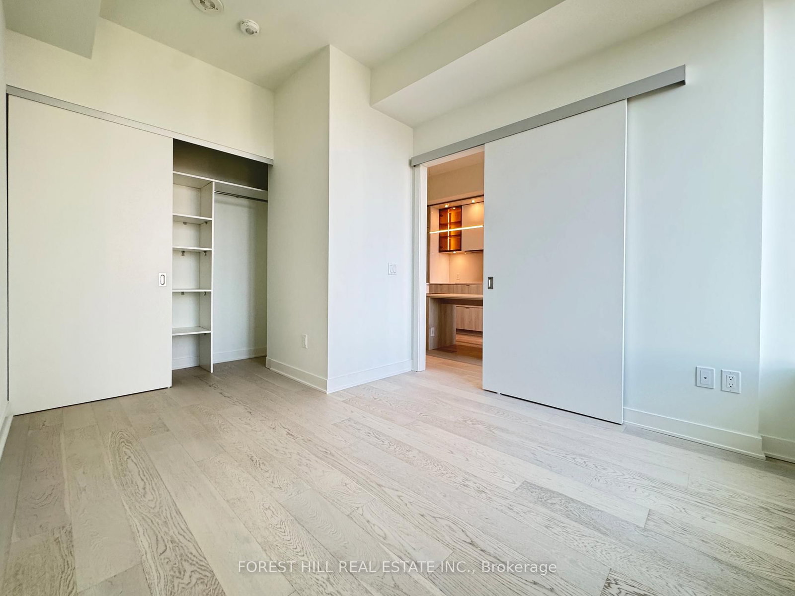 11 Yorkville Avenue • #4508 • Toronto, ON photo 10