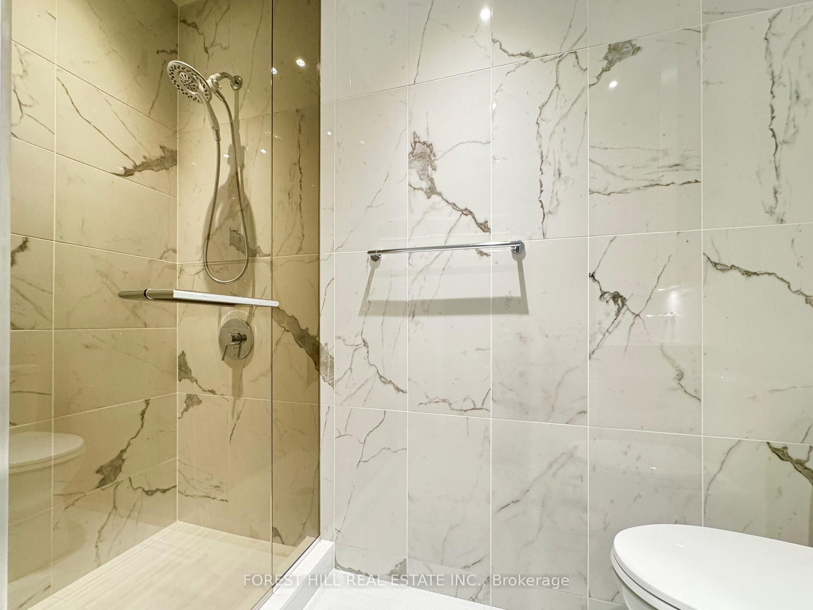 11 Yorkville Avenue • #4508 • Toronto, ON photo 12
