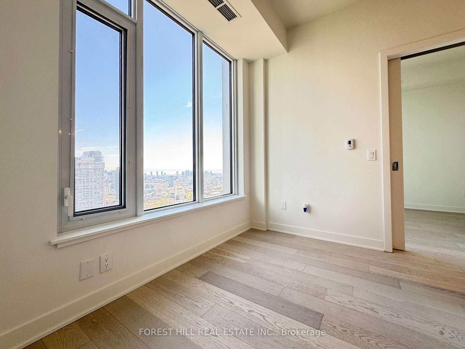 11 Yorkville Avenue • #4508 • Toronto, ON photo 5