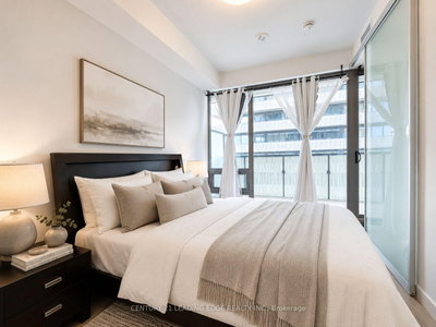 50 E Charles Street • #3906 • Toronto, ON
