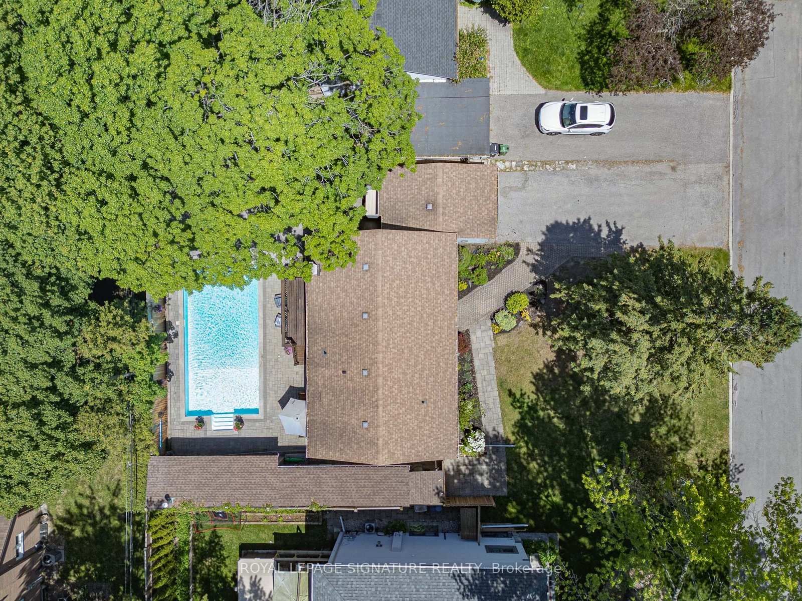 83 Berkinshaw Crescent • Toronto, ON photo 34