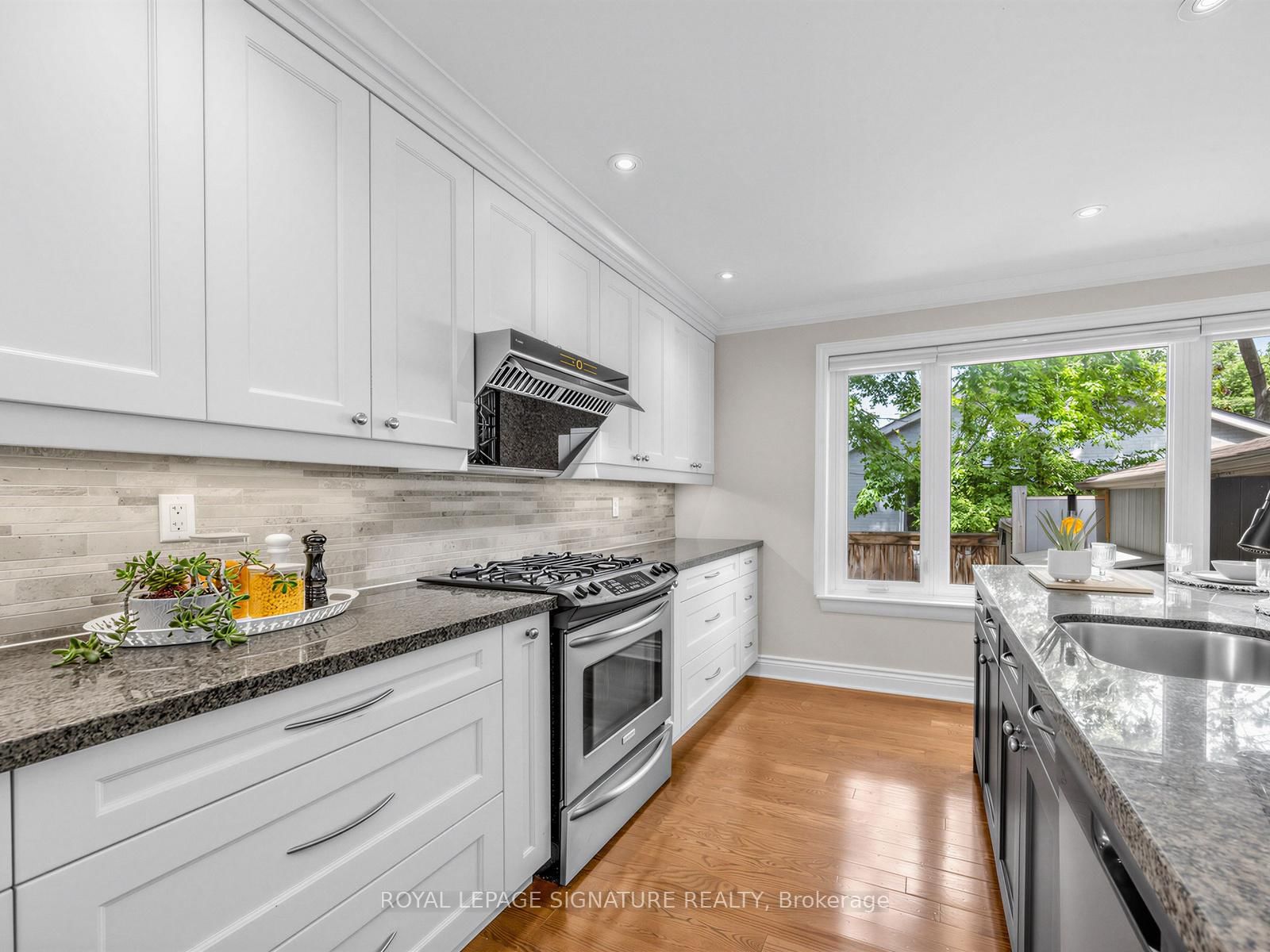 83 Berkinshaw Crescent • Toronto, ON photo 9