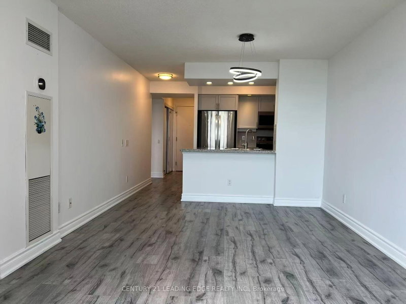 913 - 10 Northtown Way
