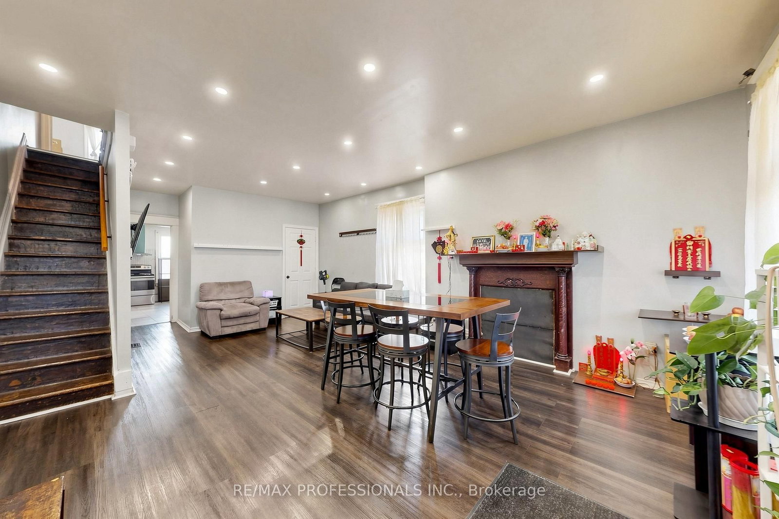 2 Muir Avenue • Toronto, ON photo 9