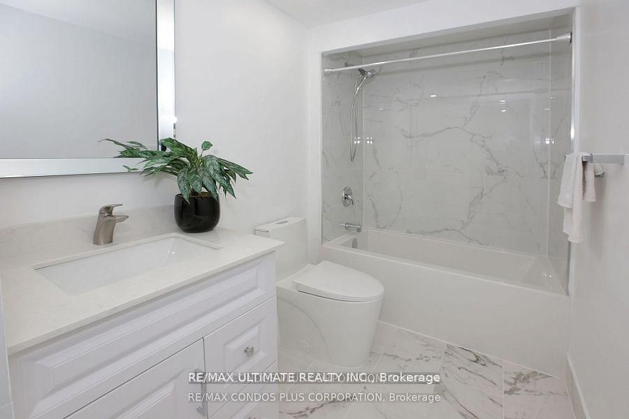 77 Harbour Square • #601 • Toronto, ON photo 10