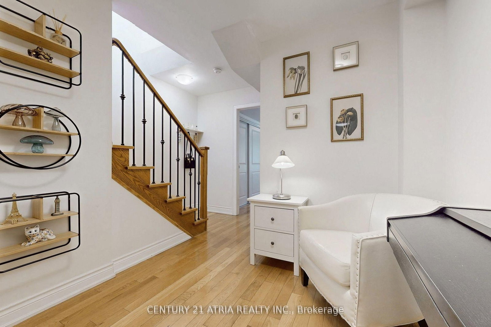 76 Hargrave Lane • Toronto, ON photo 23
