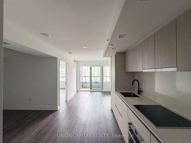 1901 - 609 Sherbourne Street