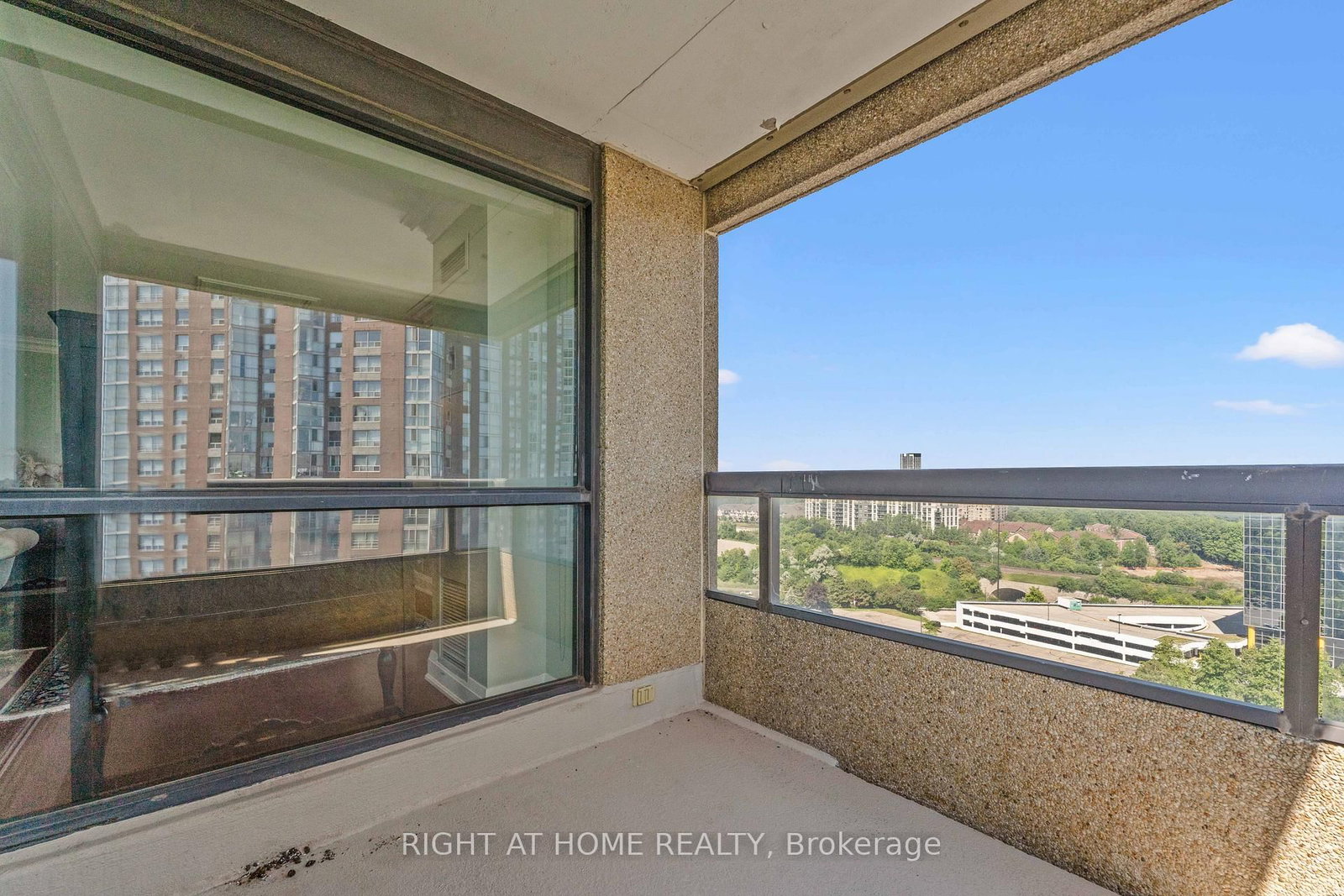 3 Concorde Place • #1503 • Toronto, ON photo 22