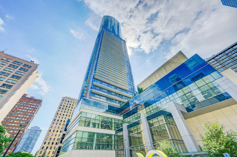 6701 - 388 Yonge Street