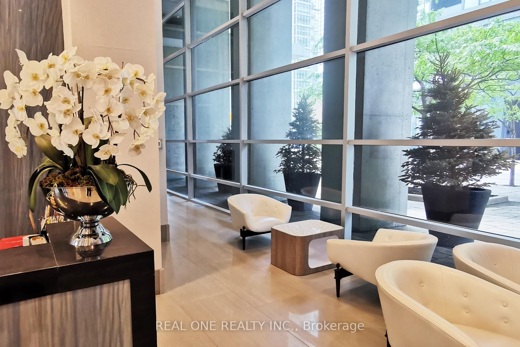 81 Navy Wharf Court, Unit 810