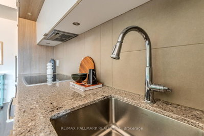 126 St David Street • Toronto, ON