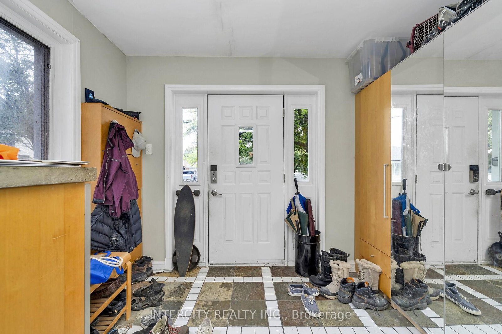 104 Allingham Gardens, Toronto, ON, photo 4