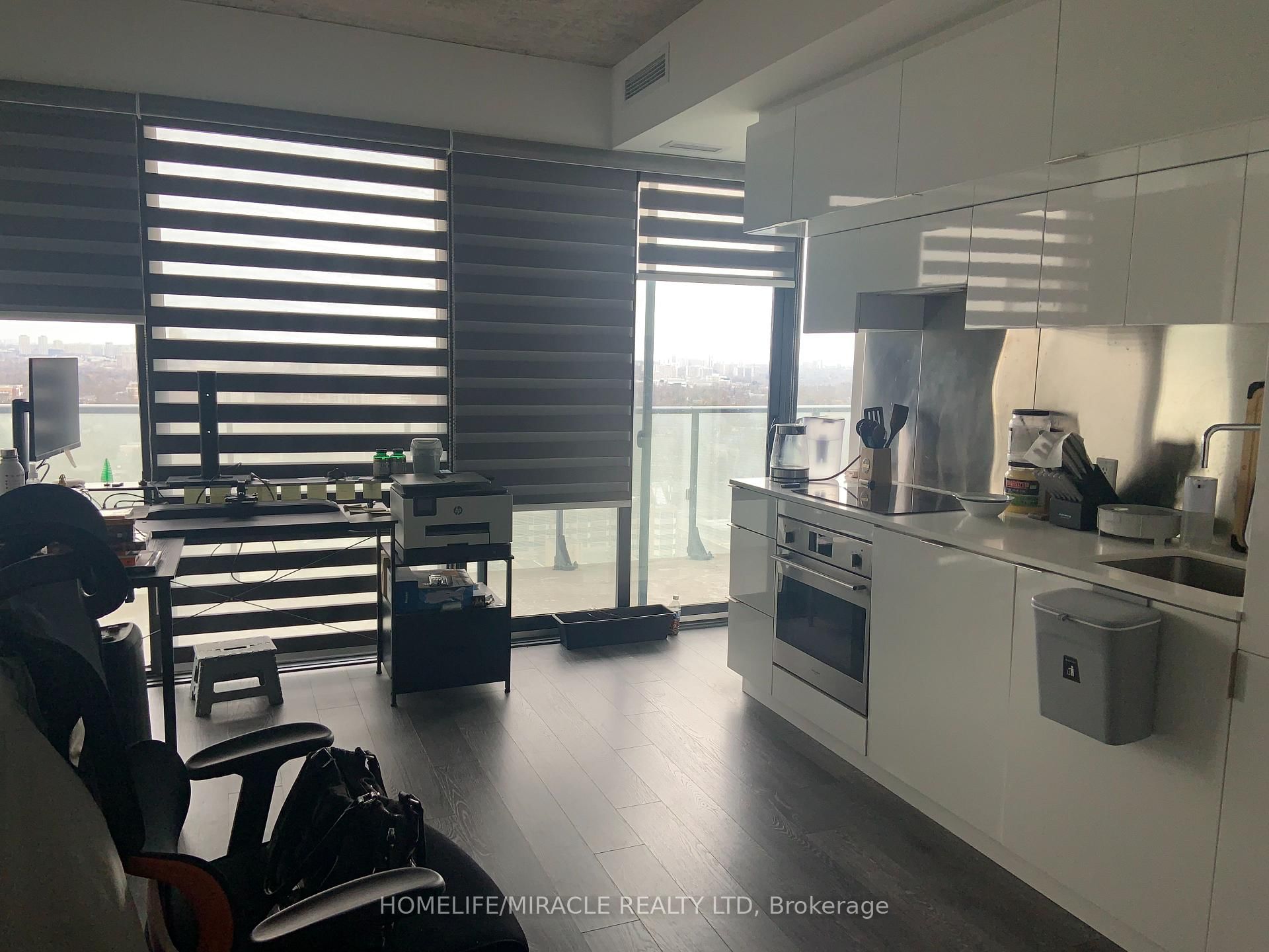 185 Roehampton Avenue, Unit 2105
